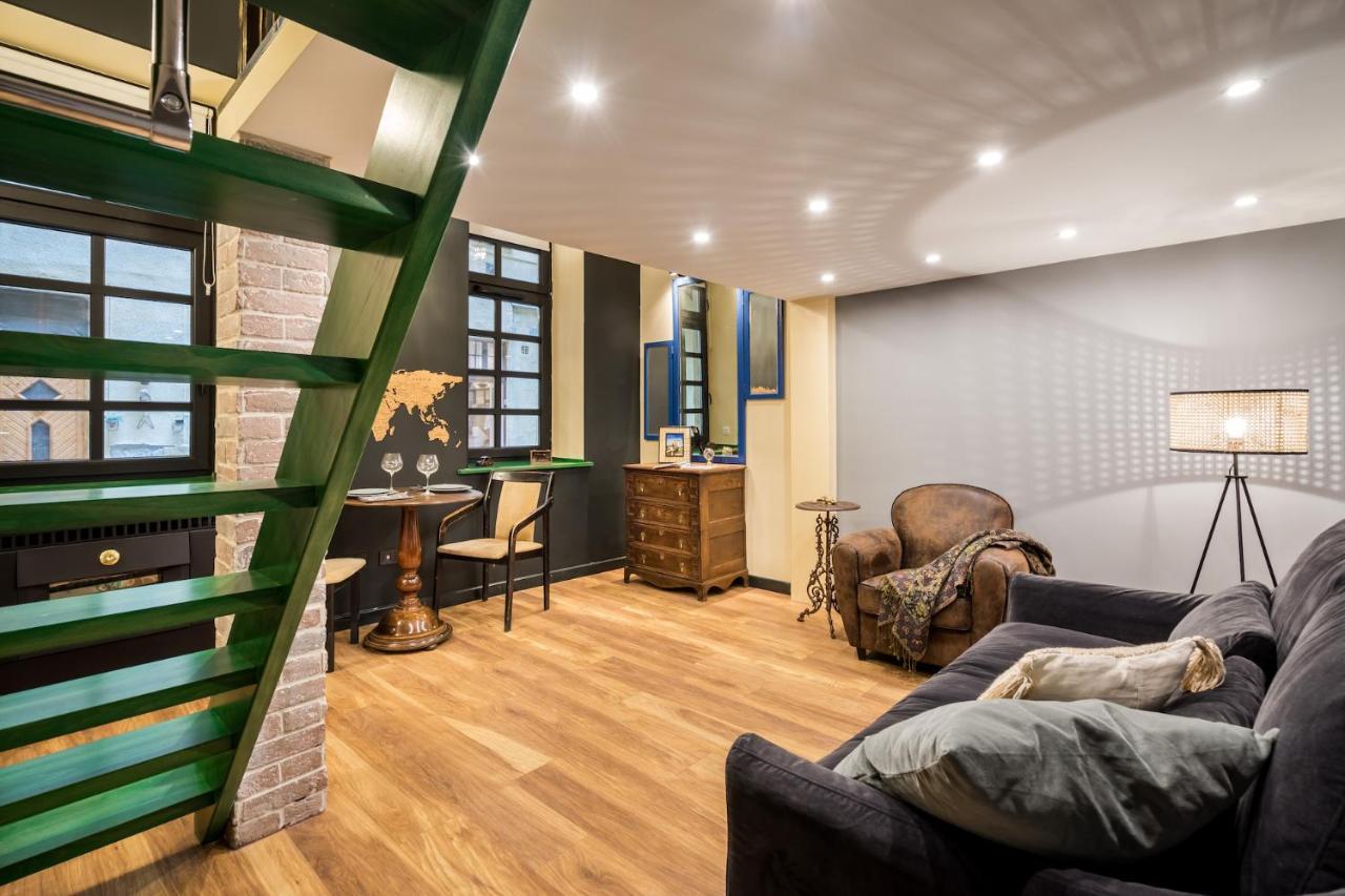 Unique & Stylish - Home Of Traveler In City Center Budapest Exterior photo
